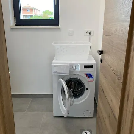 Lura In Mit Pool Villa Pula