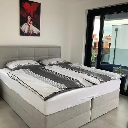 Lura In Mit Pool Villa Pula