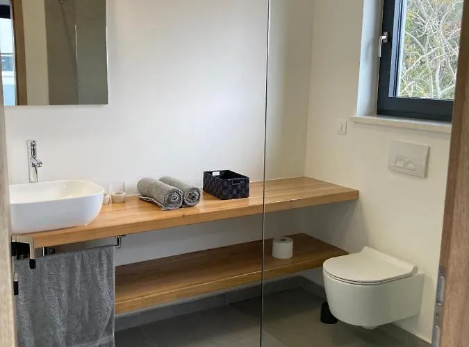 Lura In Mit Pool Vila *