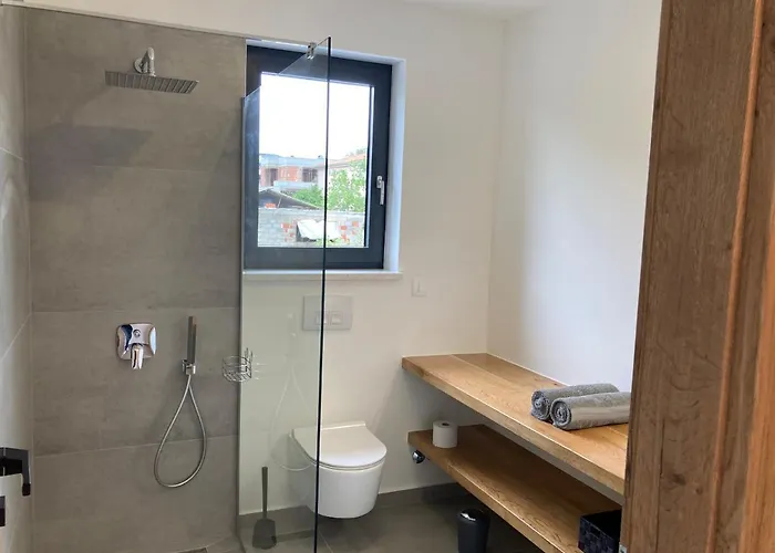 Lura In Mit Pool * Pula