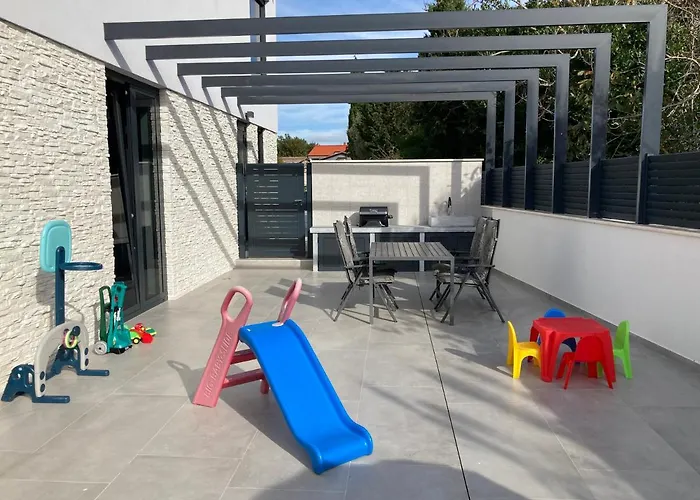 Lura In Mit Pool * Pula