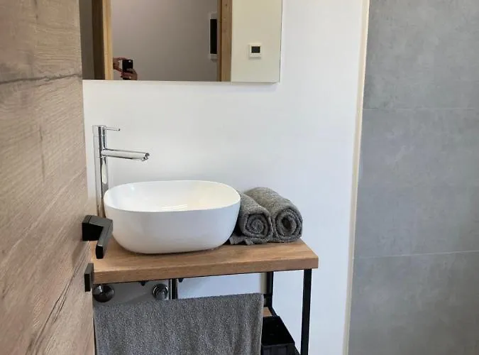 Lura In Mit Pool Vila Pula