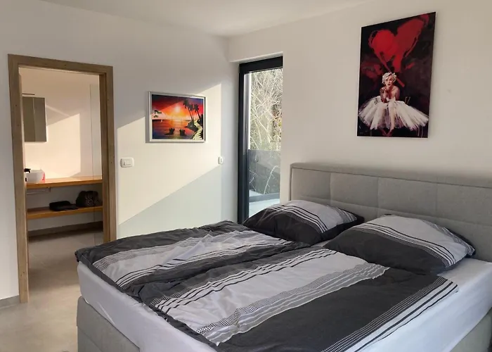 Lura In Mit Pool Vila *